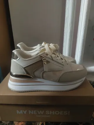 Zapatillas Beige y Doradas