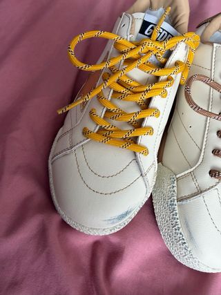 Golden Goose Talla 37 Beige y Dorado