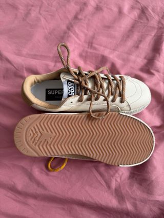 Golden Goose Talla 37 Beige y Dorado