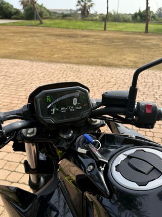 Kawasaki Z650 Negra y Verde