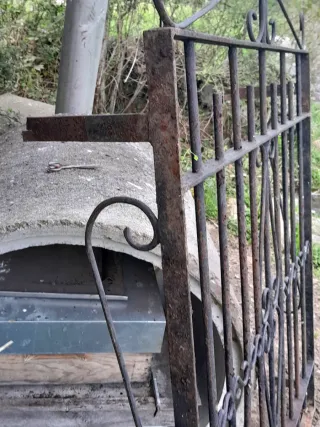 Reja de forja grande para ventana