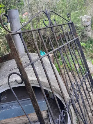 Reja de forja grande para ventana