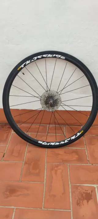 Llanta Trasera MAVIC para Bicicleta