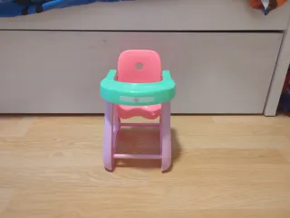 Sillita de juguete para muñecas