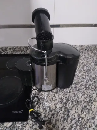 Extractor de jugos Orbegozo