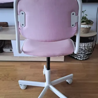 Silla juvenil rosa y blanca