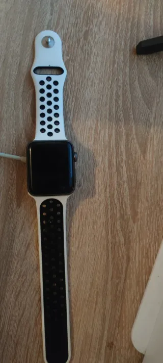 Apple Watch Series 3 42mm Nike