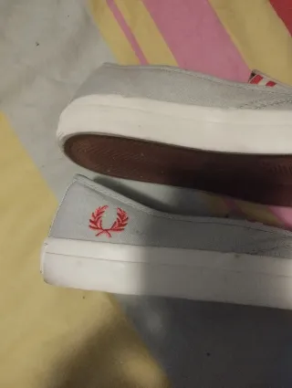 Zapatillas Fred Perry Beige y Blancas