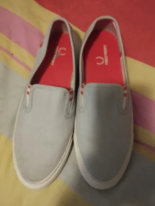 Zapatillas Fred Perry Beige y Blancas