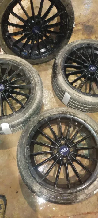 Vendo juego de lla de aluminio 17 polgada de fondo