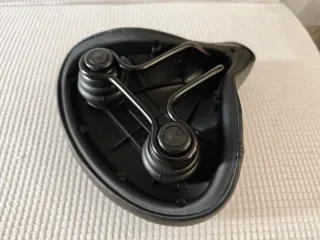 Sillín Bici Cómodo Negro con Muelles