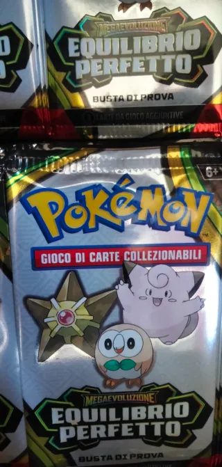 70 pacchetti Figurine Pokemon - Equilibrio Perfett