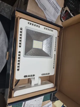 Foco Proyector LED CONALUX P9001-100W 10000lm