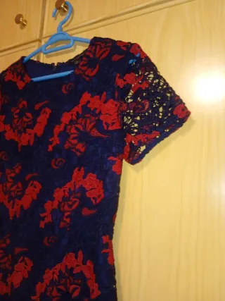 Vestido Banana Republic floral azul y rojo