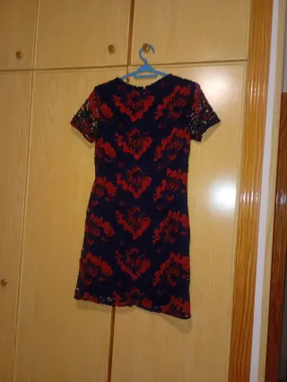 Vestido Banana Republic floral azul y rojo