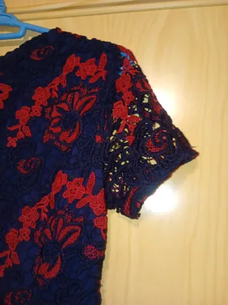 Vestido Banana Republic floral azul y rojo