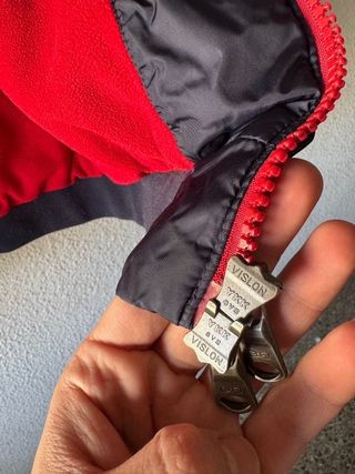 Chaqueta reversible azul y roja