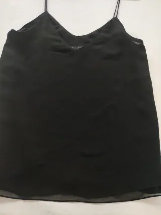 Blusa floral con top negro