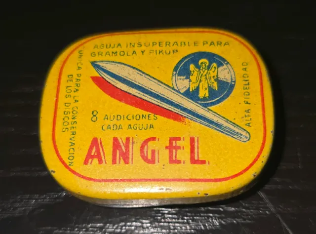 Gramófono portatil Vintage de la marca Thorens.