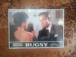 Carteles y fotocromos de películas.