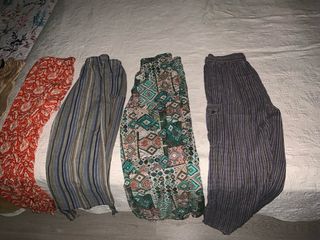 Conjunto dorado brillante y pantalones hippies..