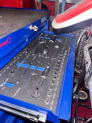 Remolque de carga rojo