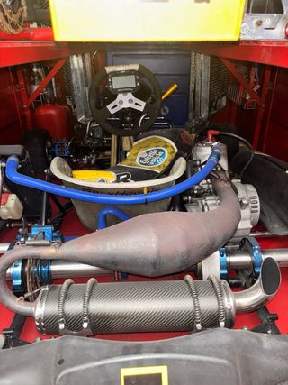 Remolque de carga rojo