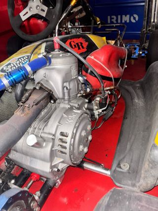 Remolque de carga rojo