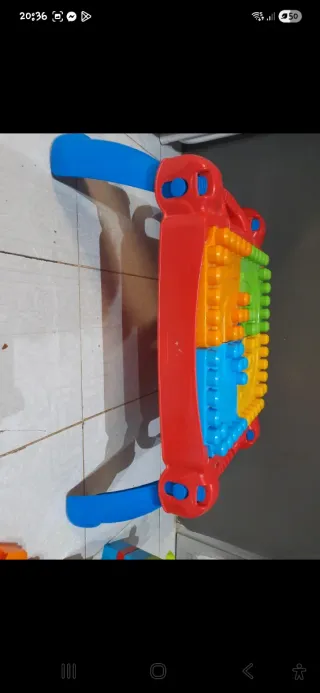 Mesa de construcción para niños