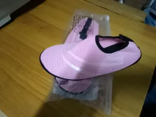 Escarpines negros y rosas