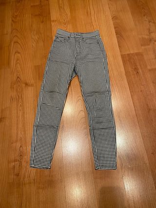 Pantalón cuadros blanco y negro