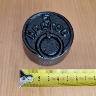 Pesa antigua de báscula