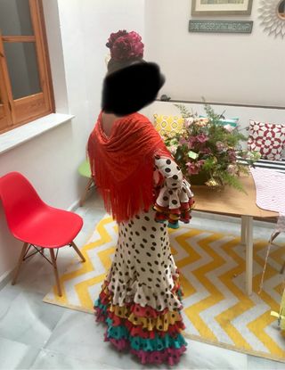 Traje de flamenca seda beige con lunares blancos