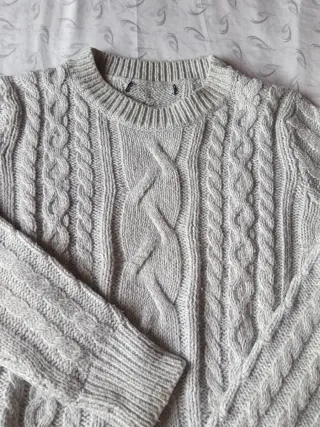 Jersey de lana trenzado gris