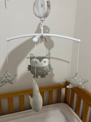 Cuna de madera con 2 colchones + REGALO