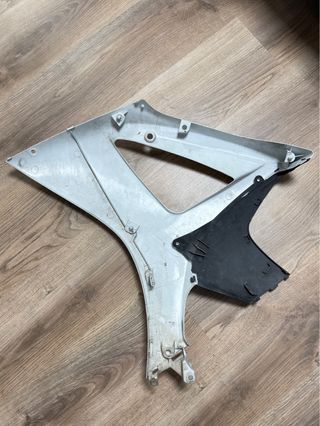 Carenagem lateral direita Suzuki GSXR 1000 K7 K8