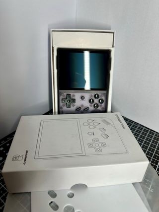 Anbernic RG35XX Viola