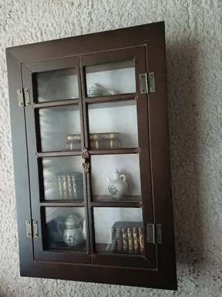 Cuadro vitrina con miniaturas