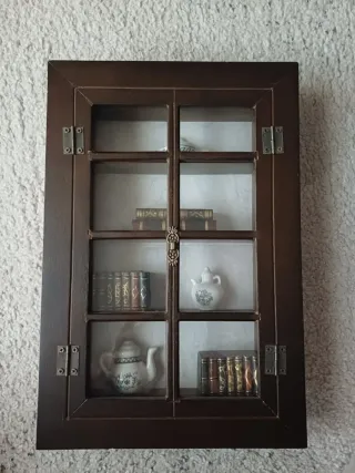 Cuadro vitrina con miniaturas
