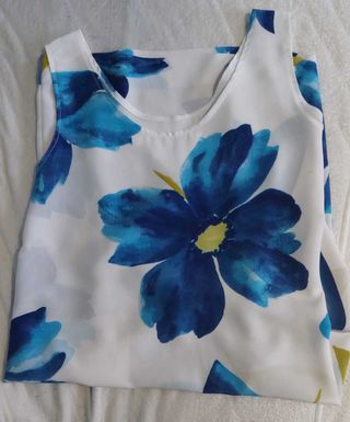 Camiseta tirantes floral mujer