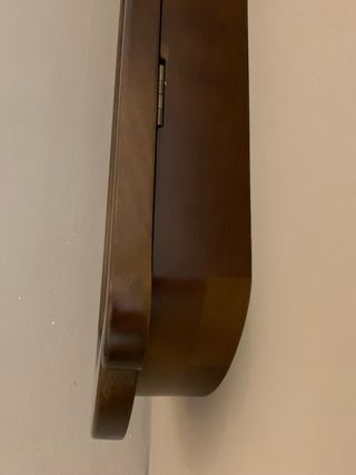 Reloj de pared antiguo con péndulo