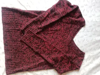 Jersey de lana jaspeado rojo y negro