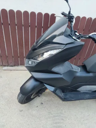 Honda PCX 125cc Negra