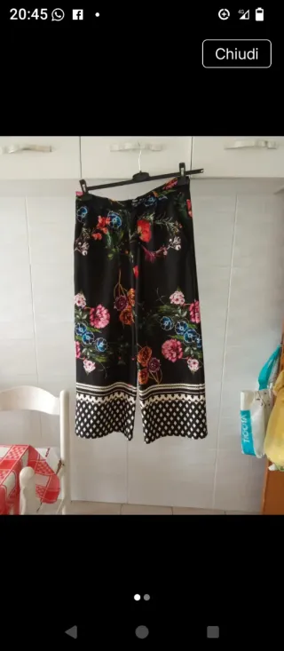 Pantaloni palazzo floreali neri