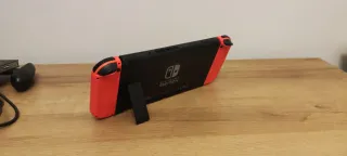Nintendo Switch Roja Completa + fundas transporte