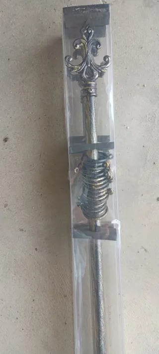 Barras de cortina metal negro y dorado