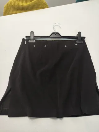 Conjunto Top Negro y Falda Marrón