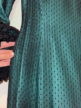 Traje Flamenca con fondo verde y plumeti negro