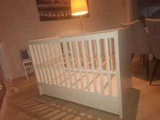 Cuna Ikea STUVA con cajones
