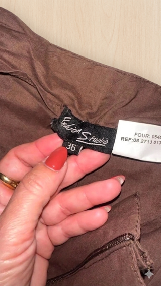 Pantalón chino marrón de verano